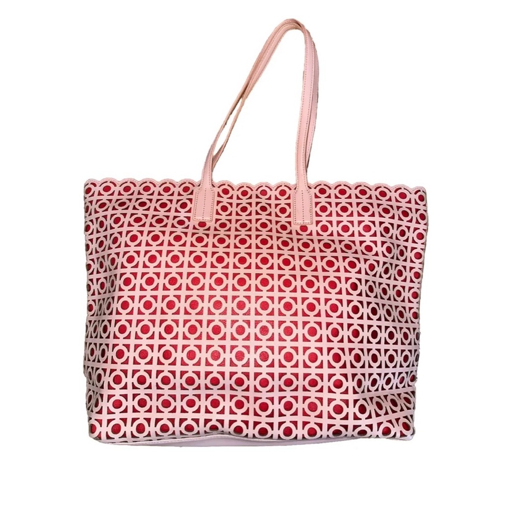 Large Tory Burch Kelsey East-West Scalloped Laser Cut Leather Tote 👜 - Picture 4 of 10